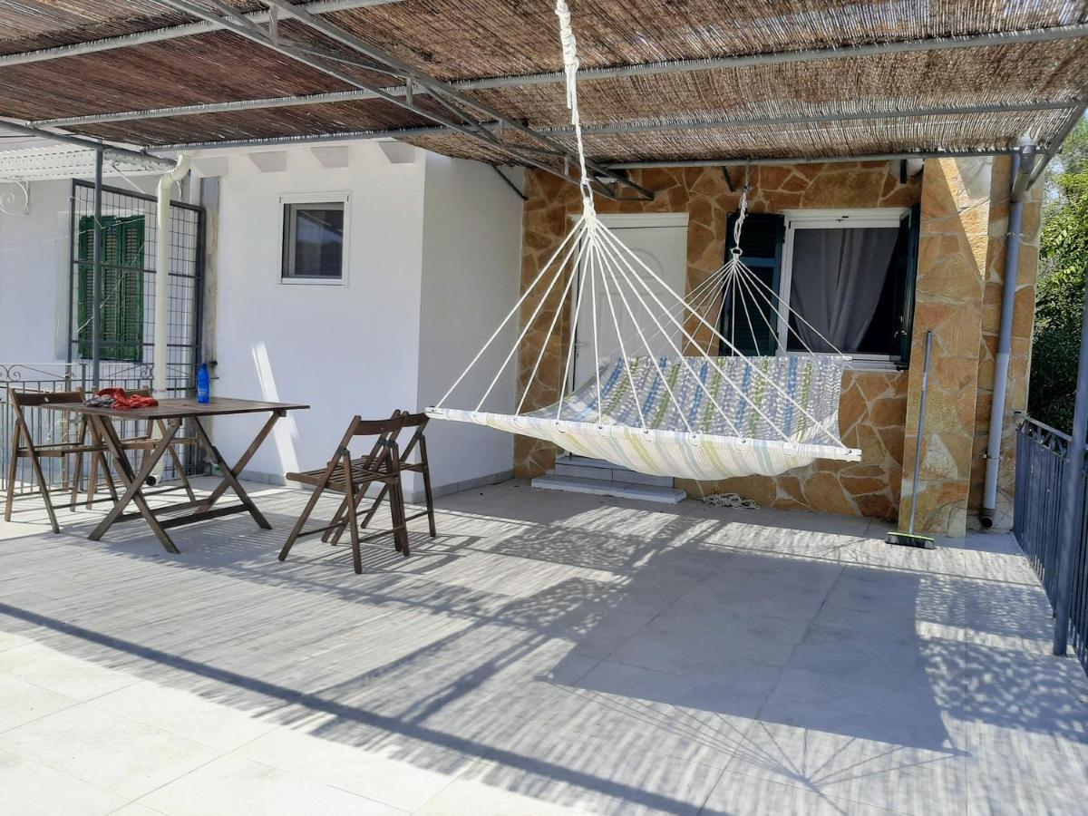 Villa Aspros - Traditionell, Ruhig Und Strandnah Liapades Bagian luar foto