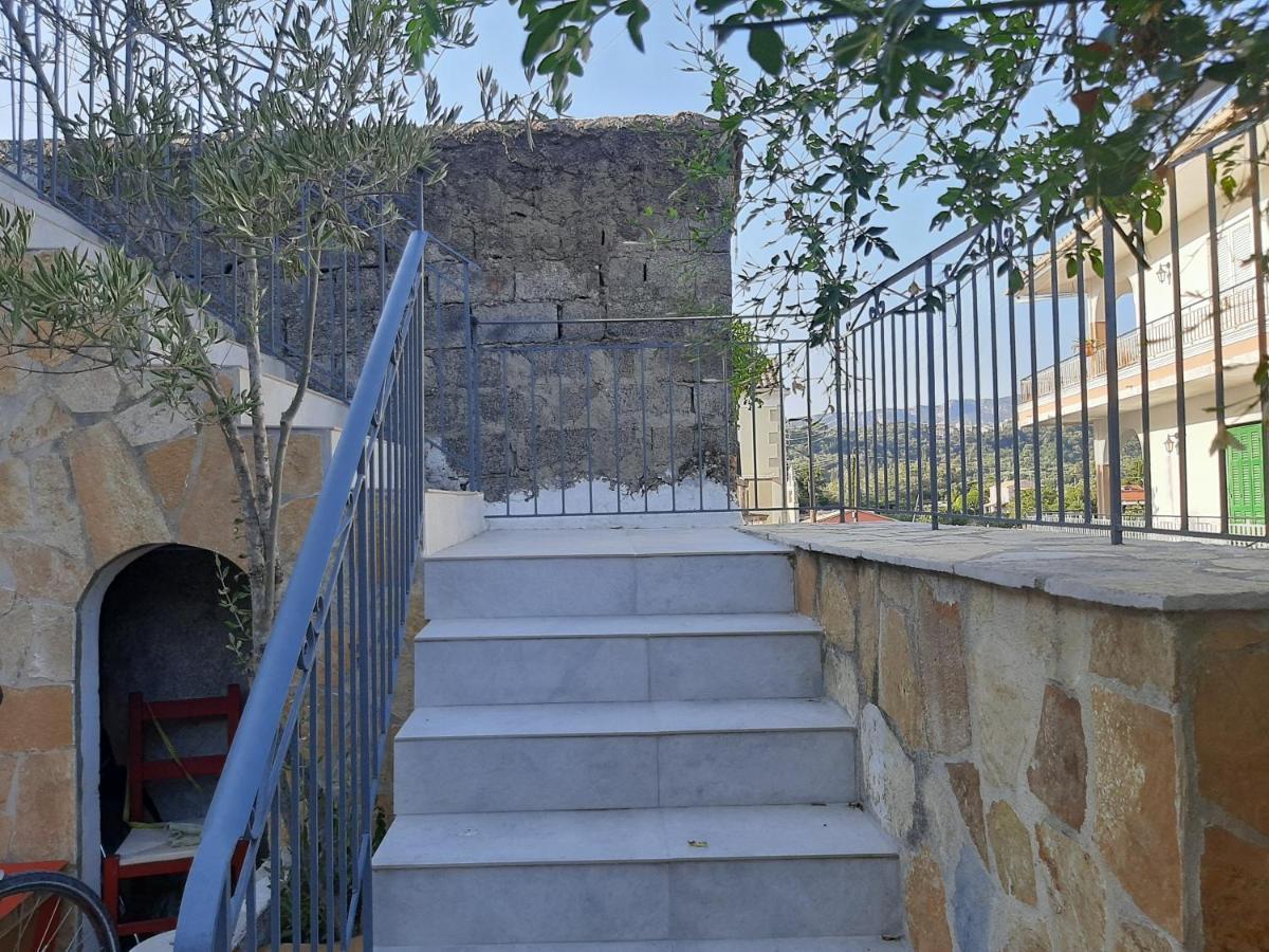 Villa Aspros - Traditionell, Ruhig Und Strandnah Liapades Bagian luar foto