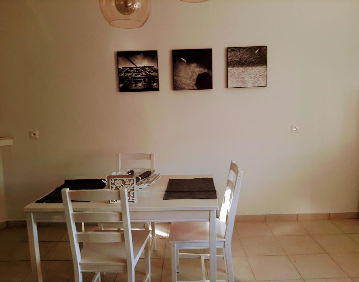 Villa Aspros - Traditionell, Ruhig Und Strandnah Liapades Bagian luar foto