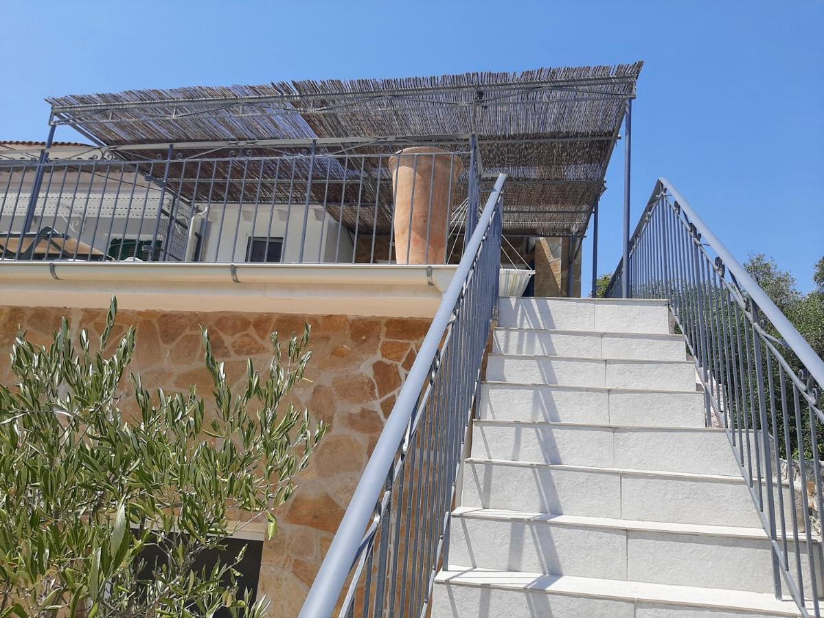 Villa Aspros - Traditionell, Ruhig Und Strandnah Liapades Bagian luar foto