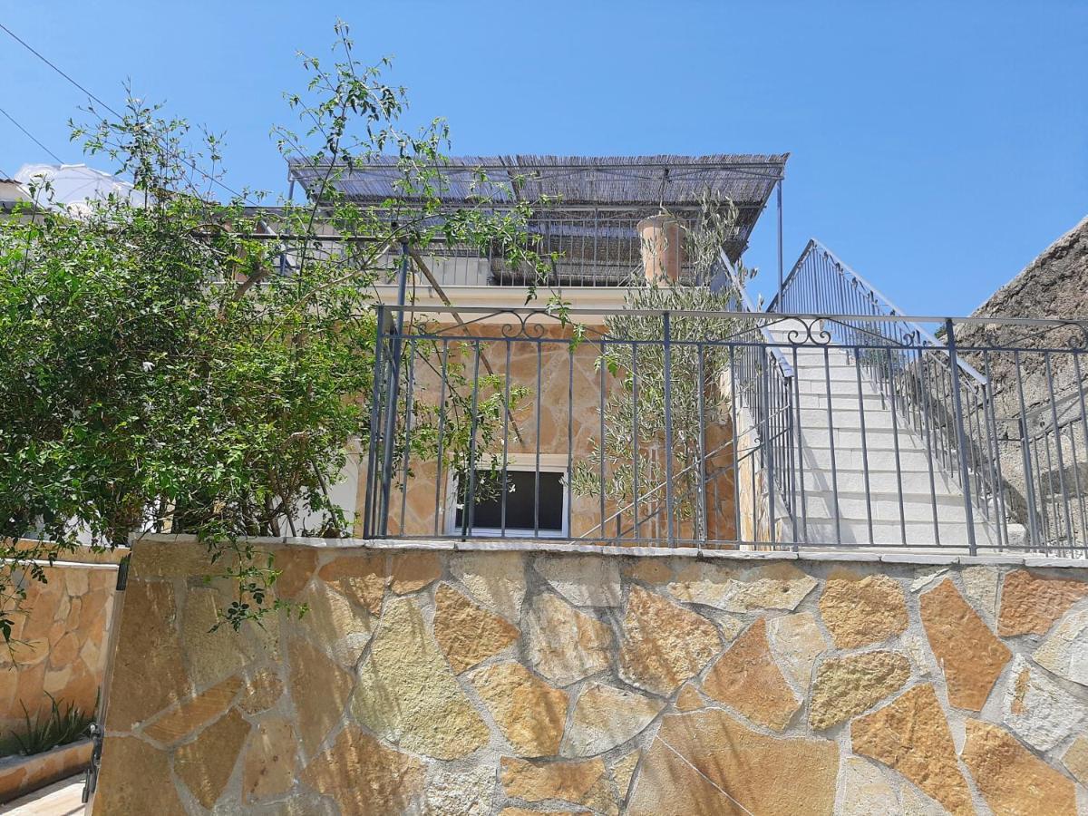 Villa Aspros - Traditionell, Ruhig Und Strandnah Liapades Bagian luar foto